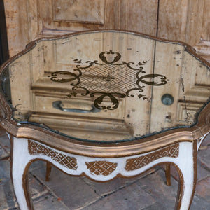 Beautiful Italian Florentine Parlour Table