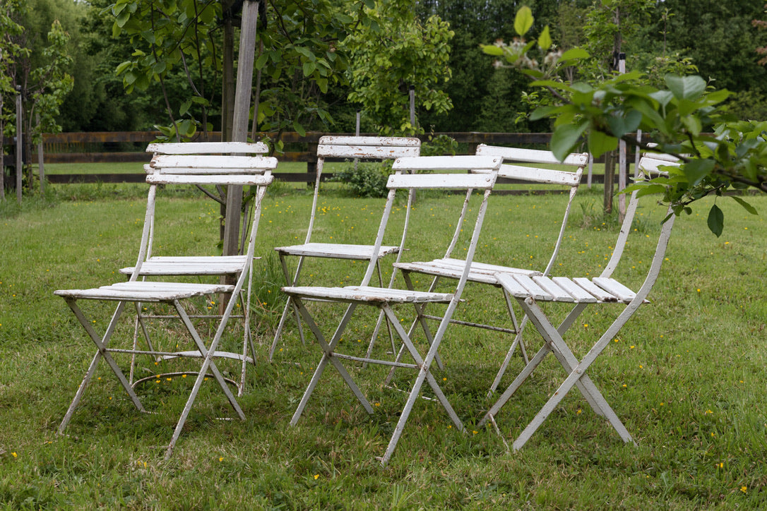 White wooden folding online chairs