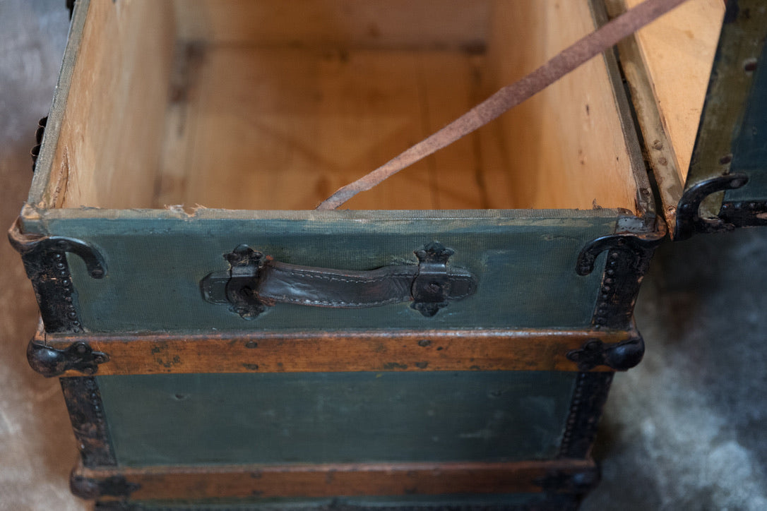 1920's French Travellers Trunk