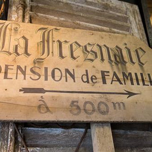French 'Guesthouse' Sign